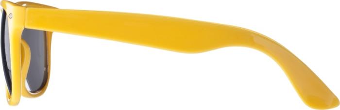 Farbe: #FBE710